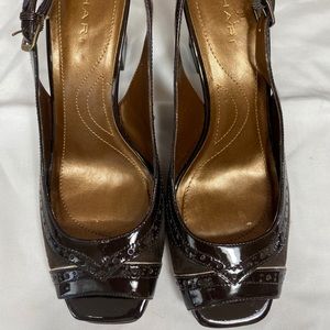 Tahari Patent Leather Suede heel, Like NEW